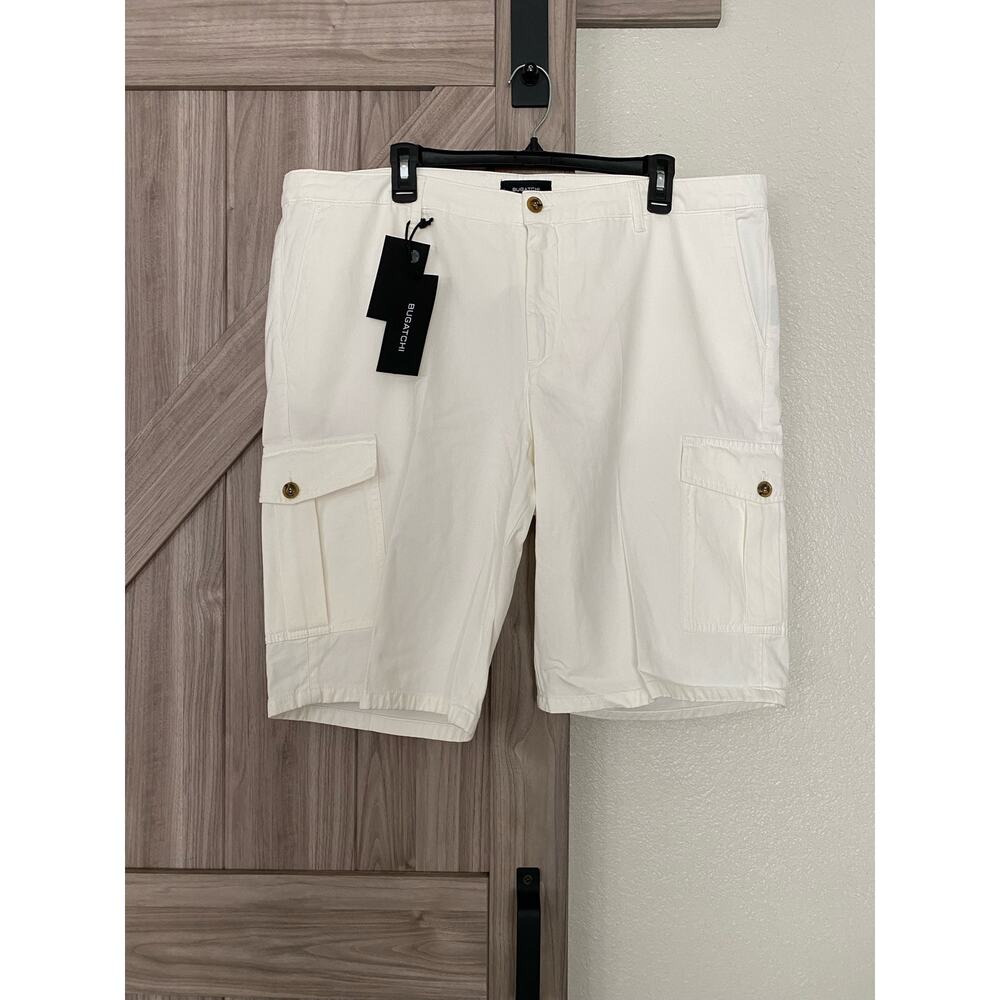 NWT Bugatchi mens cargo shorts off white 40